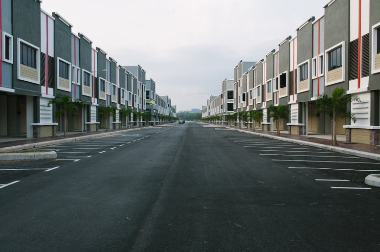 What Are The Risks and Rewards of Investing in Rental Properties Now?